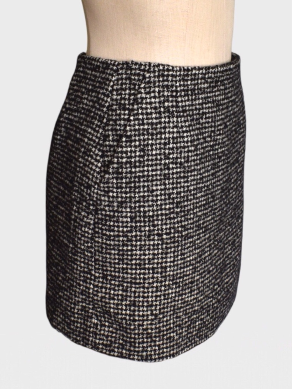 Uniqlo Houndstooth Tweed‎ Mini Skirt - Picture 2 of 5
